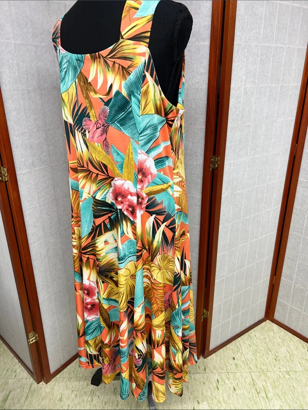 Tropical V-Neck Maxi Dress in Coral Multi - Picture 2 of 5